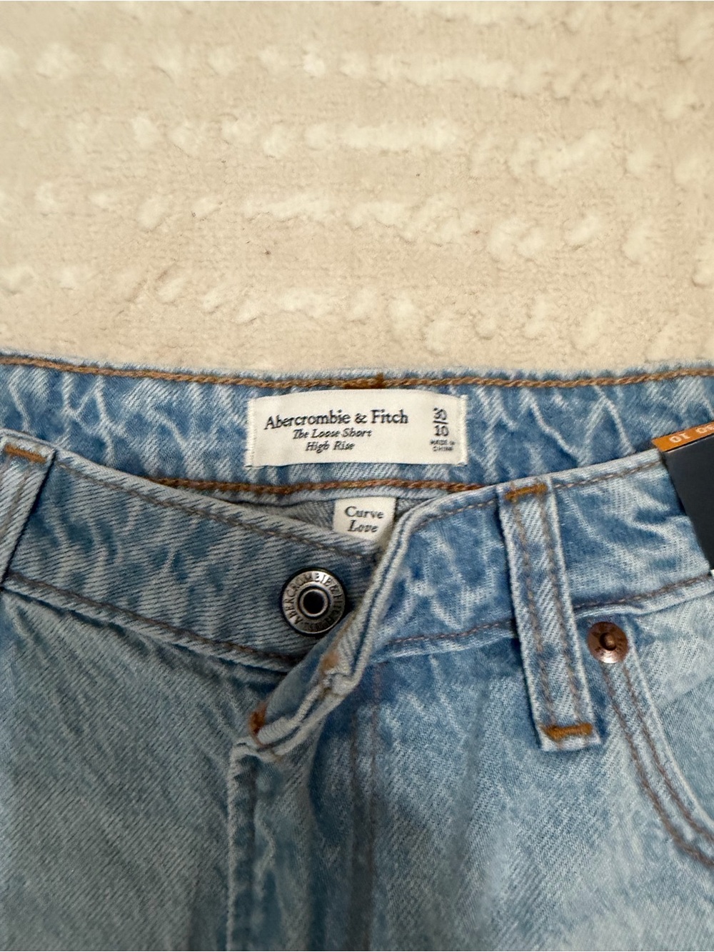 Abercrombie & Fitch The Loose Fit High Rise Denim Jean Shorts - Curve Love - Picture 2 of 4
